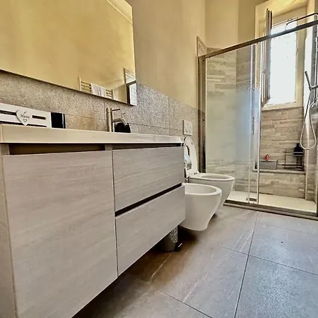 Mole Degli Artisti * Turín